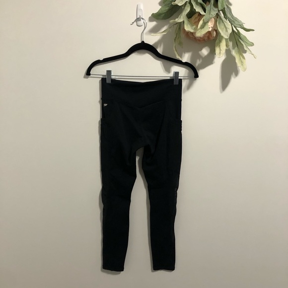 High Rise Fabletics Mesh Panel Pocket 7/8 Leggings - Picture 13 of 14
